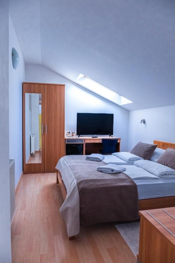 Garni Hotel Keltika Izola Ngoại thất bức ảnh