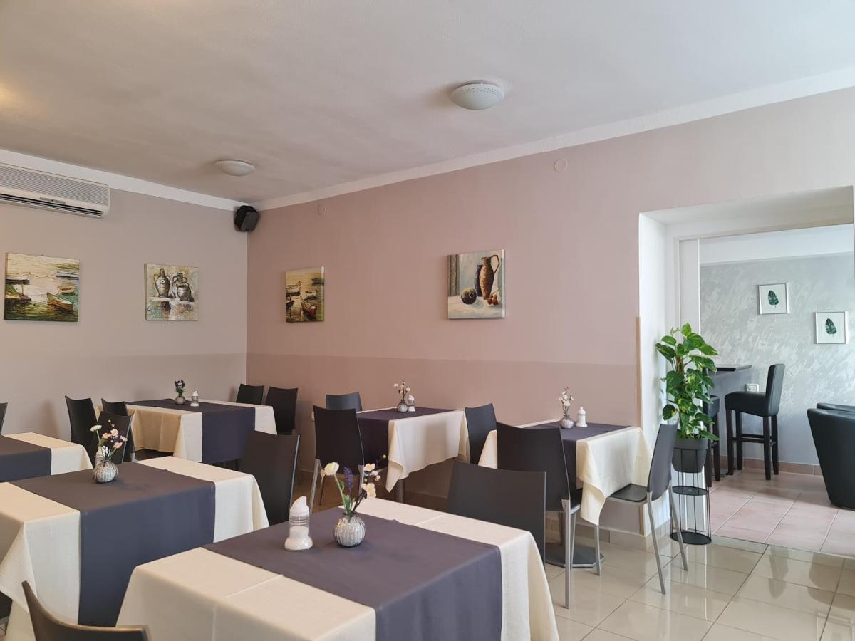 Garni Hotel Keltika Izola Ngoại thất bức ảnh