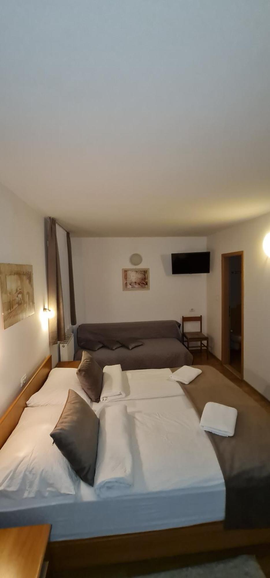Garni Hotel Keltika Izola Ngoại thất bức ảnh