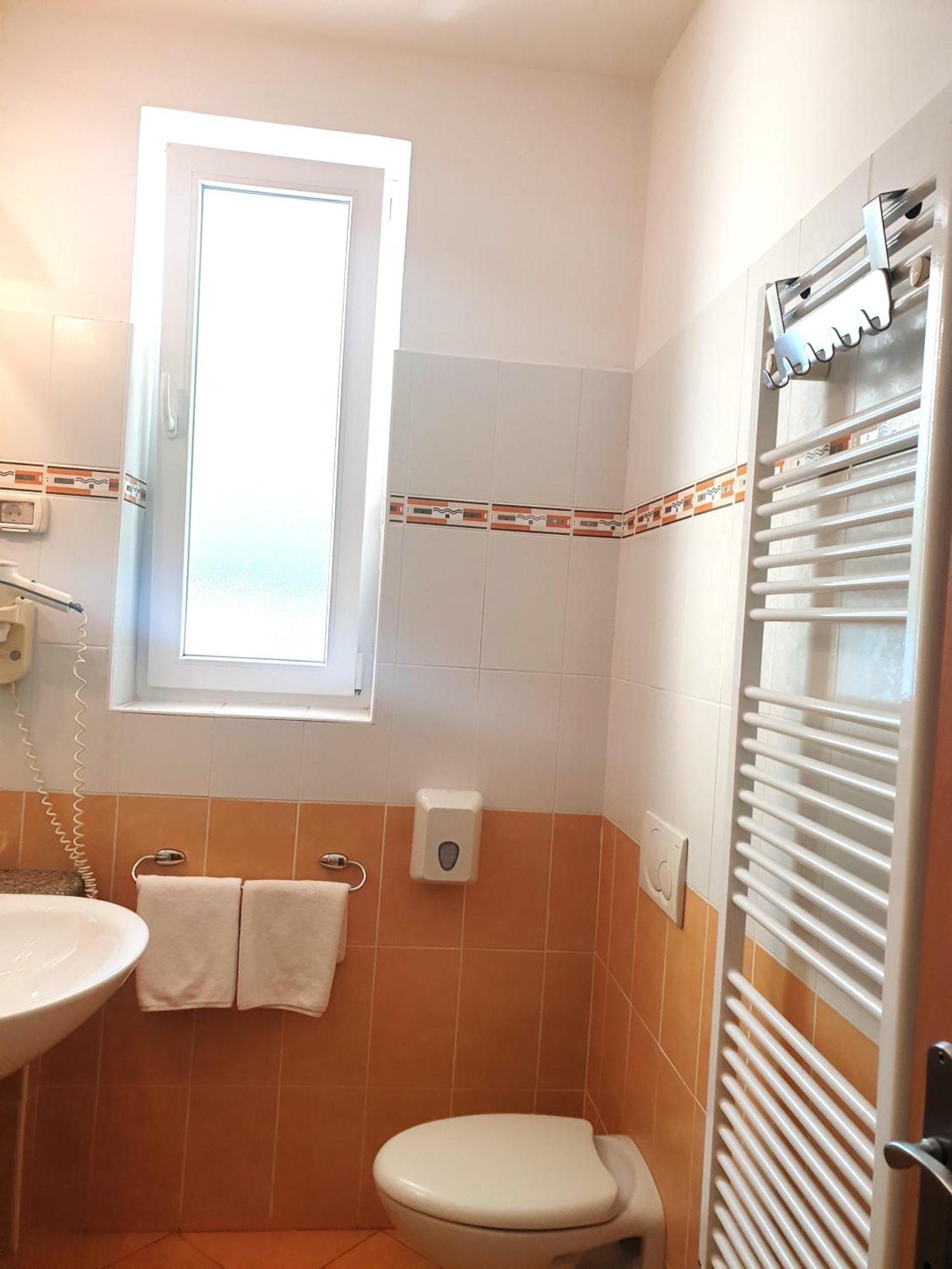 Garni Hotel Keltika Izola Ngoại thất bức ảnh